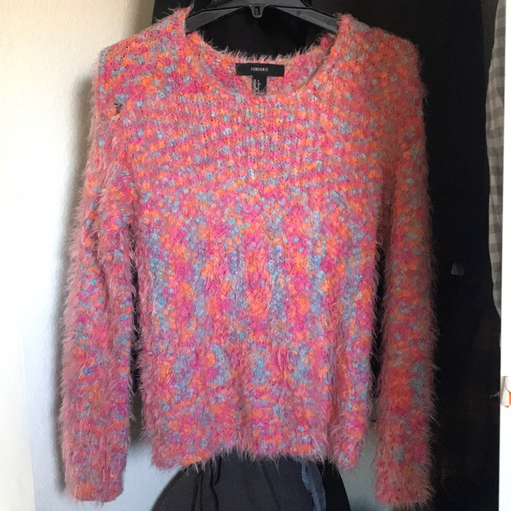 Fuzzy spring sweater 🌷🎀!